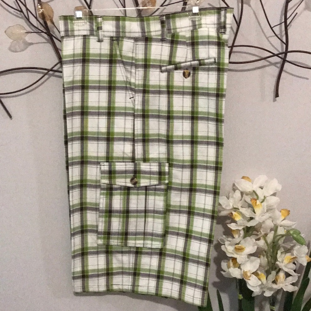 Men’s Green and Black Plaid Cargo Shorts